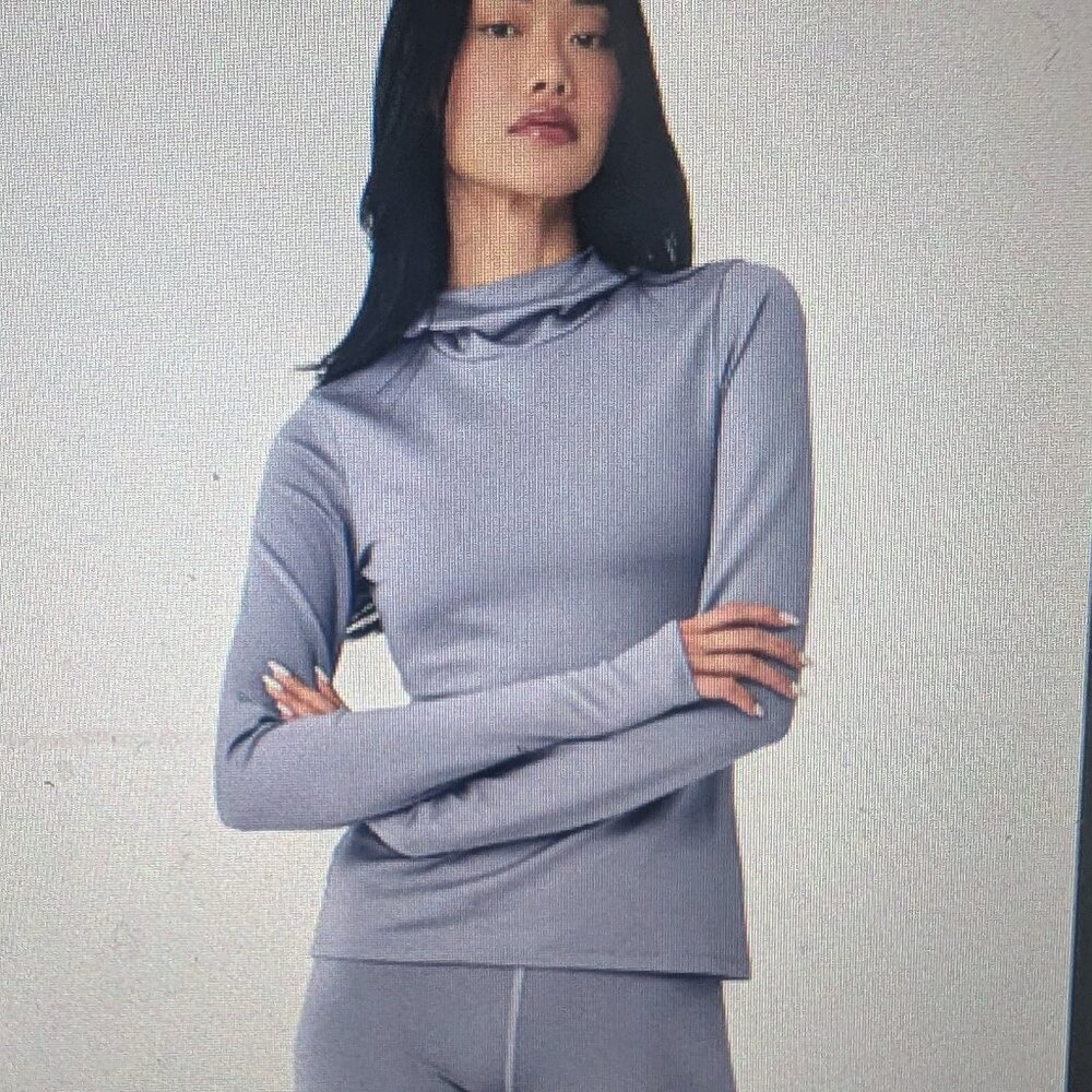 NWOT Alo Yoga Airlift Winter Warm Hooded Runner XS, High Waist Legging S Fog